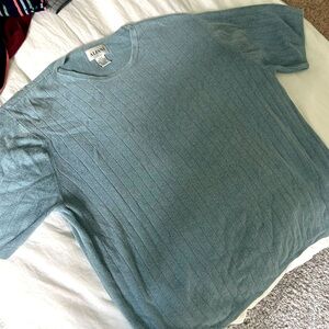 Alfani Men’s Vintage Tshirt. Great quality. It’s a loose fit! 100% cotton. STYLE